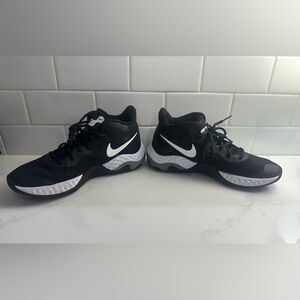 Nike Renew Women’s Basketball Sneakers size 7
